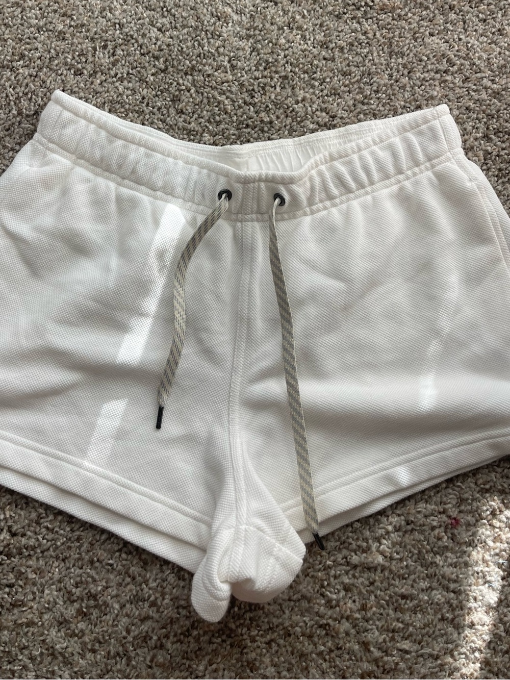 vuori pique shorts